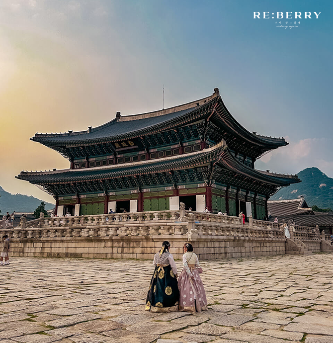 geunjeongjeon hall on clear weather day