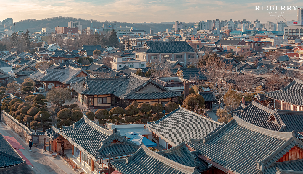 traditional korean houses at jenjou hanok village
